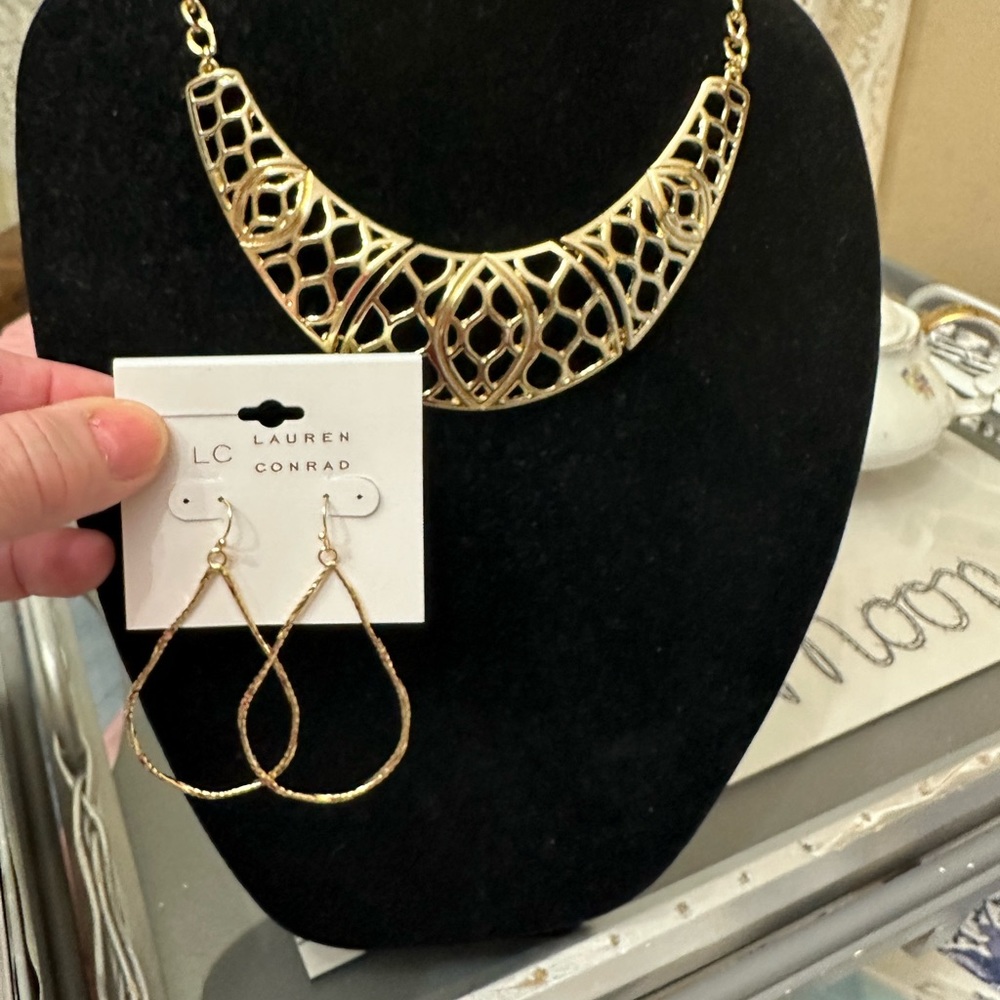 Necklace and 2 pair of earrings